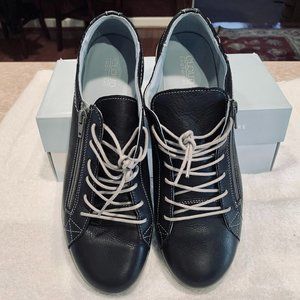 CLOUD Aika Black Brushed Sole Sneaker